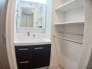 【洗面所】 | エスタシオン | 脱衣スペースもあります