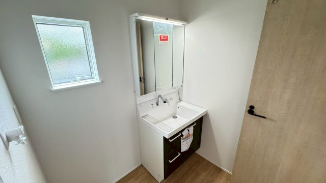 旭が丘二丁目　新築戸建の独立洗面台