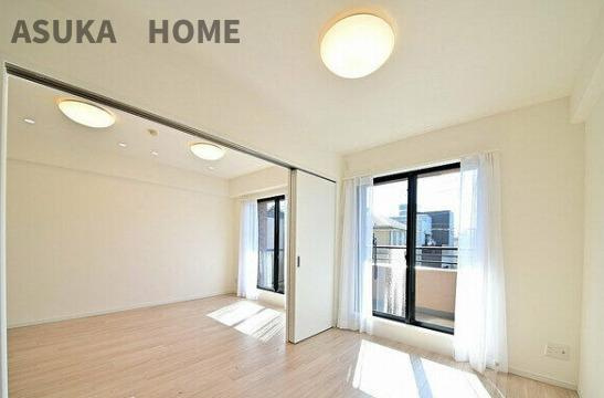 コスモ保土ヶ谷パークフォルムの居間・リビング|ゆったりとくつろげるリビングです。