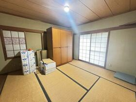 尊延寺5丁目　中古一戸建ての寝室|和室8.0帖
■物件内覧・資金計画相談・住宅ローン相談、リフォーム相談、お問合せ受付中■
※当日・翌日のご内覧、ご相談はお電話でのお問合せがスムーズです！