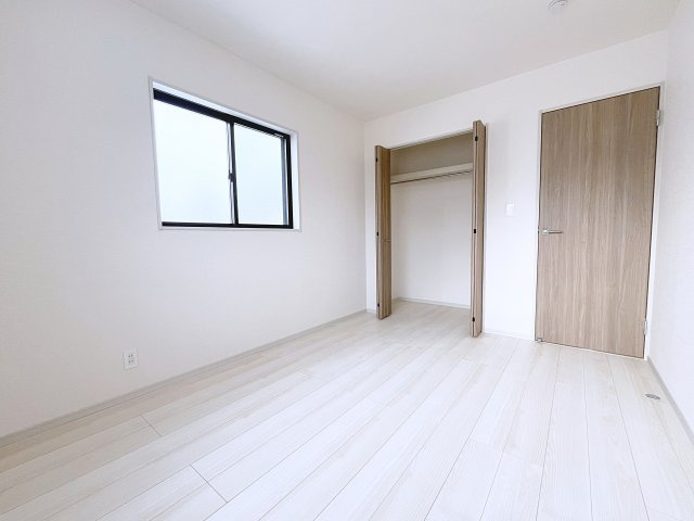 新築戸建・新築建売　西郷村小田倉字前原　小田倉小・西郷第二中の洋室|南側の6帖の洋室
