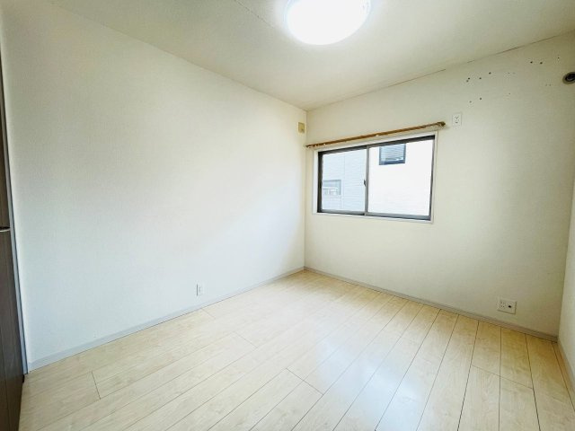 幸田町菱池の洋室