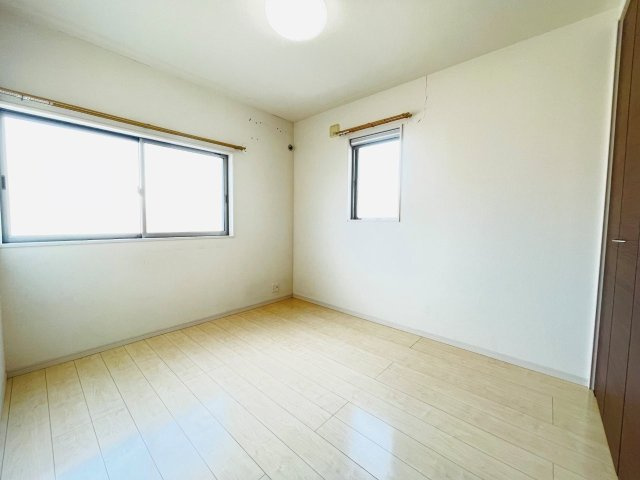 幸田町菱池の洋室