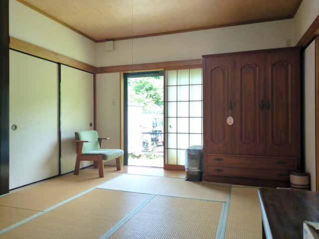 東金市極楽寺　中古戸建の和室|落ち着いた雰囲気の和室付きです