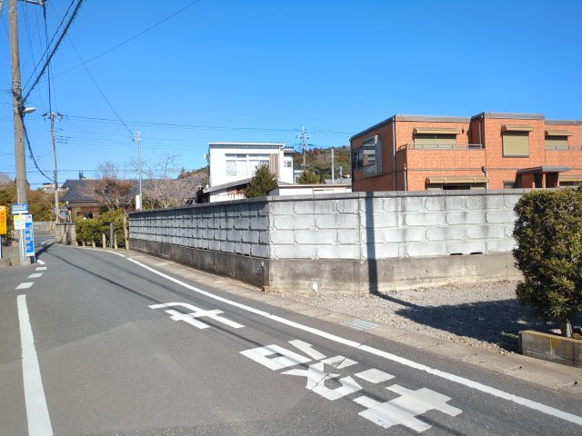 山武市成東　中古戸建の前面道路含む現地写真