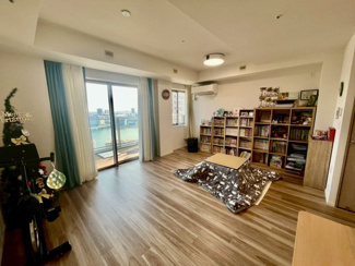 【居間・リビング】 | HARUMI FLAG SUN VILLAGE T棟 | 約１７帖のリビングダイニングになります。