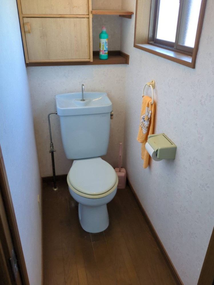 東金市菱沼　中古戸建のトイレ|2階