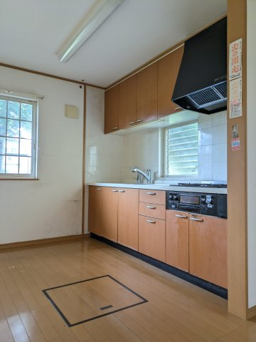 大網白里市季美の森南2丁目　中古戸建のキッチン|お料理しやすいキッチンです