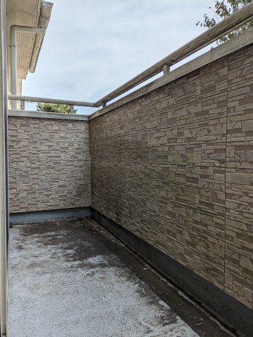 大網白里市季美の森南2丁目　中古戸建のバルコニー|外からの目が気にならないバルコニーで洗濯物が干せます