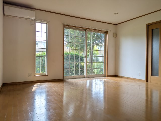 大網白里市季美の森南2丁目　中古戸建の居間・リビング