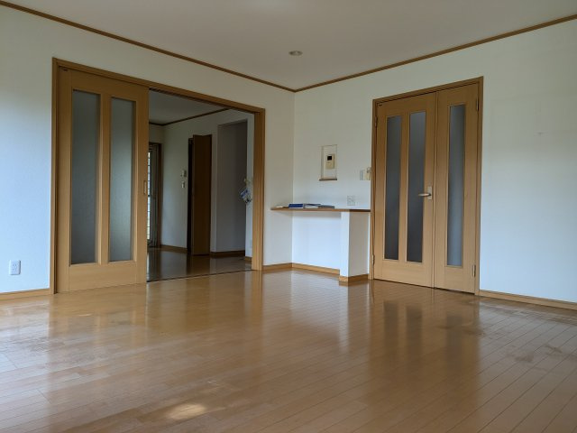 大網白里市季美の森南2丁目　中古戸建の居間・リビング