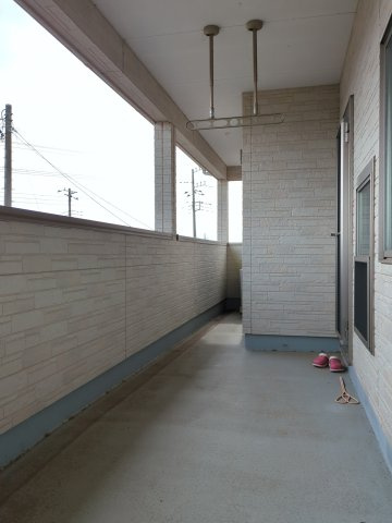 東金市菱沼　中古戸建のバルコニー|開放的で明るい空間を演出してくれるバルコニーです
