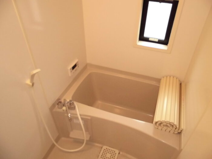 エピナール B棟の浴室|バス・トイレ別