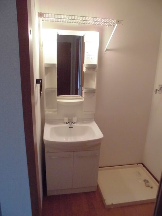 エピナール B棟の独立洗面台|洗髪洗面化粧台