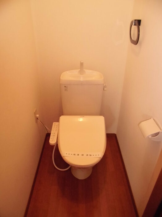 エピナール B棟のトイレ|温水洗浄暖房便座