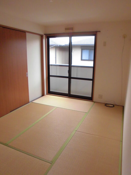 エピナール B棟の内装|和室6帖