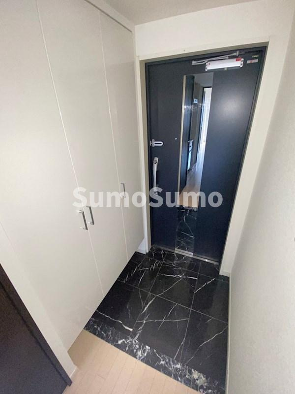 セイワパレス長堀南の玄関