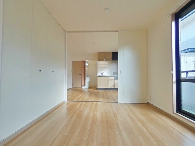 ガーデンハイツ武庫の寝室|広くて明るい寝室