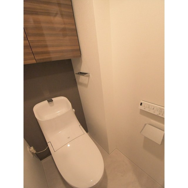 ＡＲＫＭＡＲＫ水天宮前Ⅱのトイレ|ゆったりとした空間のトイレです