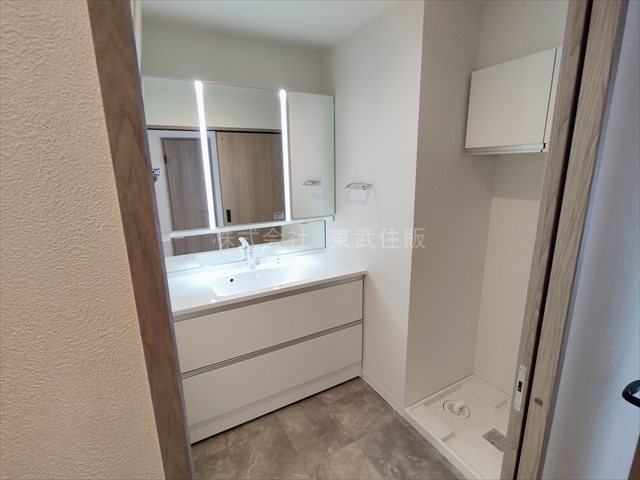 【独立洗面台】 | アステールふじみ野壱番館 | 独立洗面台、小物を置くことができて便利です