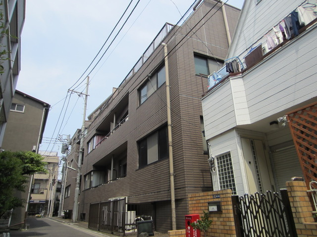 ラ・カーサ・エスペランザの外観|タイル貼りのマンションタイプ！