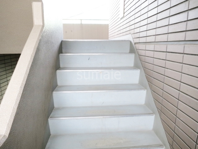 ラ・カーサ・エスペランザのその他共用部分|敷地内の階段です！！