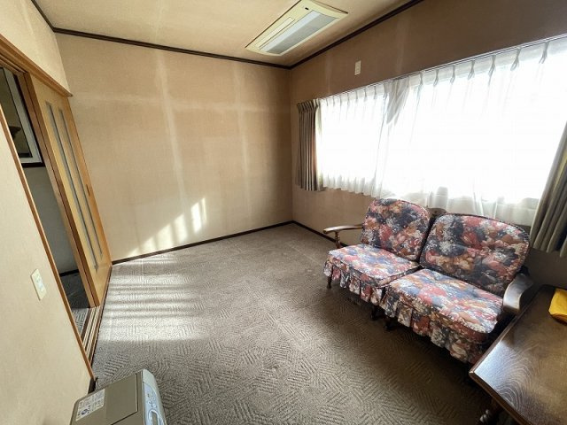 各務原市つつじが丘３丁目の洋室
