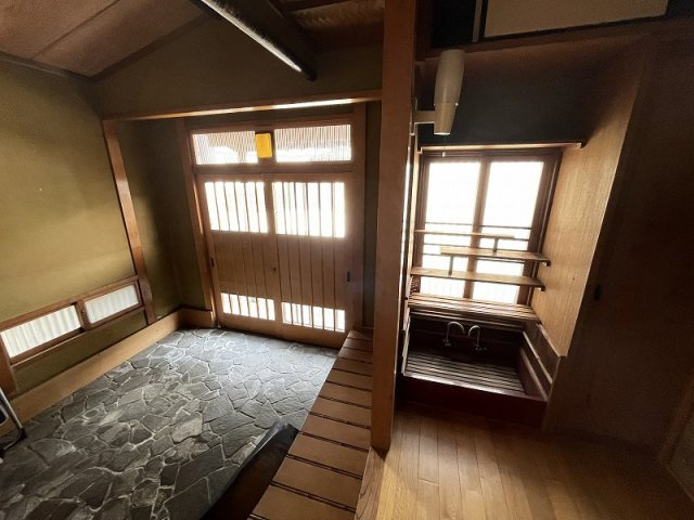 各務原市つつじが丘３丁目の玄関