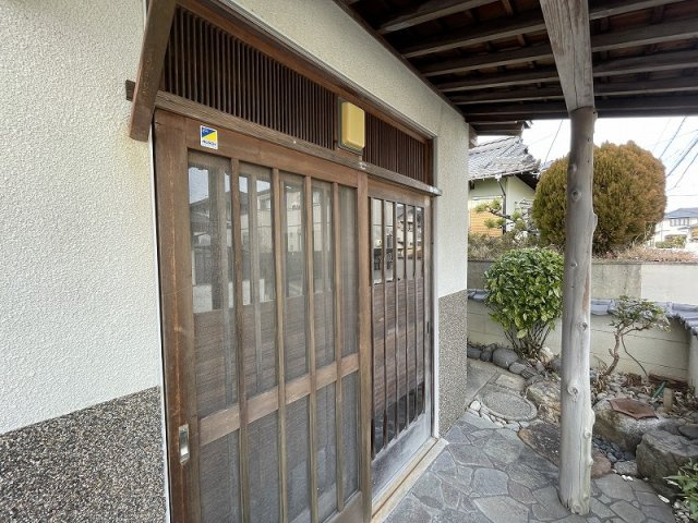 各務原市つつじが丘３丁目の玄関