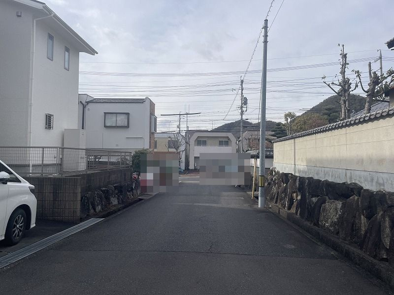 各務原市つつじが丘３丁目の前面道路含む現地写真