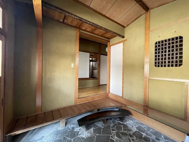 各務原市つつじが丘３丁目の玄関