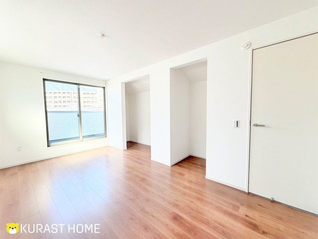 京都市右京区太秦上ノ段町　新築戸建の洋室|洋室8.25帖