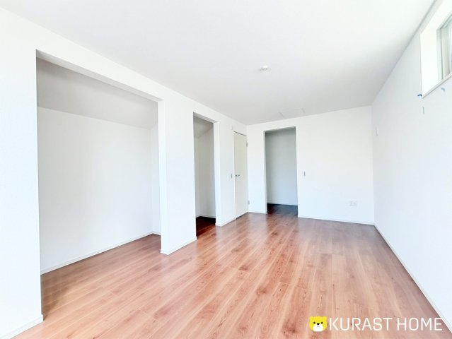 京都市右京区太秦上ノ段町　新築戸建の洋室|洋室8.25帖