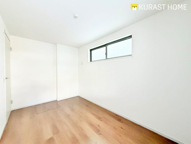 京都市右京区太秦上ノ段町　新築戸建の洋室|洋室8.25帖