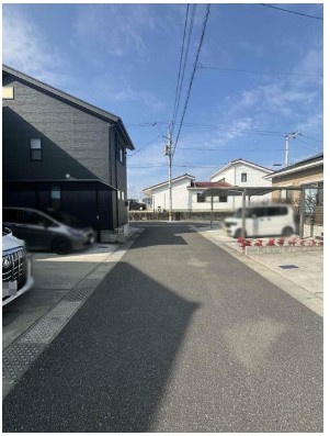 高知市一宮徳谷　中古一戸建ての前面道路含む現地写真|住宅街ならではの静かな環境で、穏やかな暮らしを実現