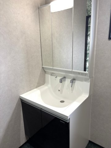 新潟市北区三軒屋町の独立洗面台