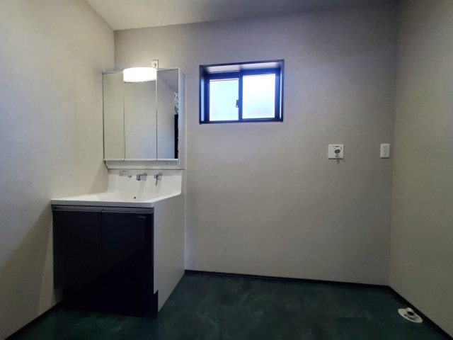 新潟市北区三軒屋町の洗面所