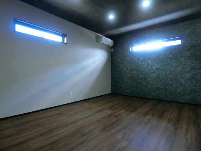 新潟市北区三軒屋町の洋室