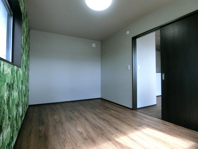 新潟市北区三軒屋町の洋室