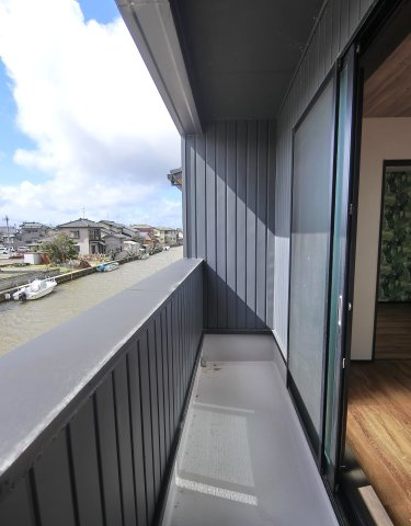 新潟市北区三軒屋町のバルコニー
