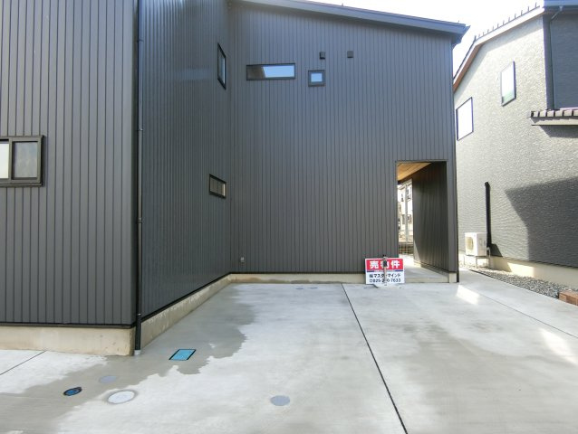 新潟市北区三軒屋町の駐車場