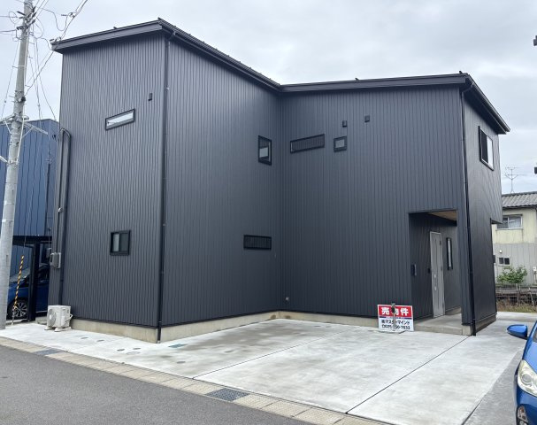 新潟市北区三軒屋町の外観