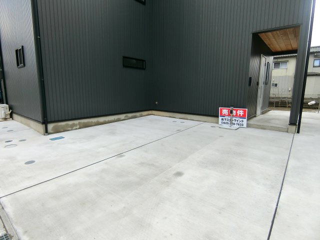 新潟市北区三軒屋町の駐車場