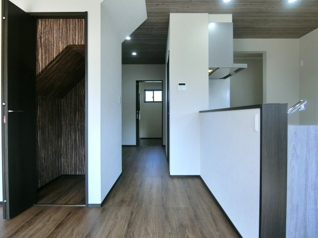 新潟市北区三軒屋町の居間・リビング