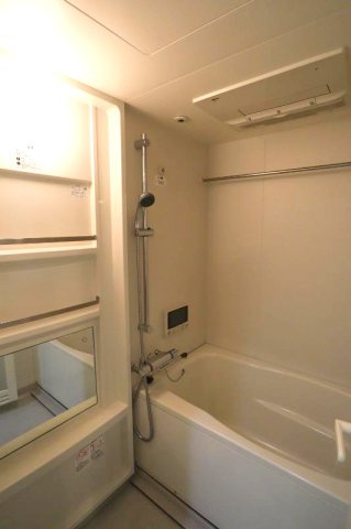 レジディア新大阪IIの浴室