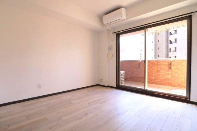 レジディア新大阪IIの居間・リビング