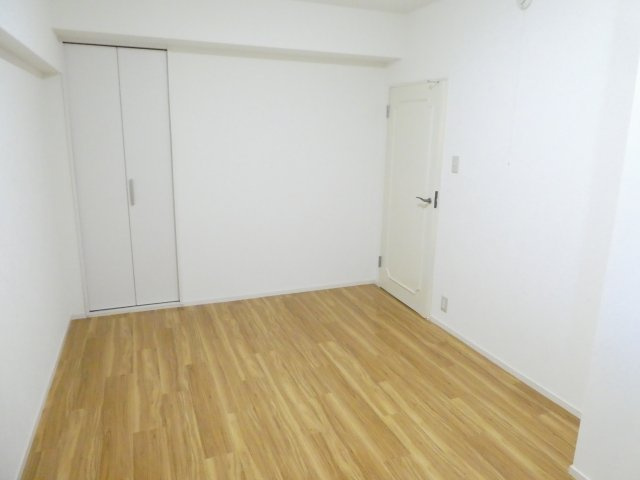 緑樹逆瀬川アーバンライフの寝室