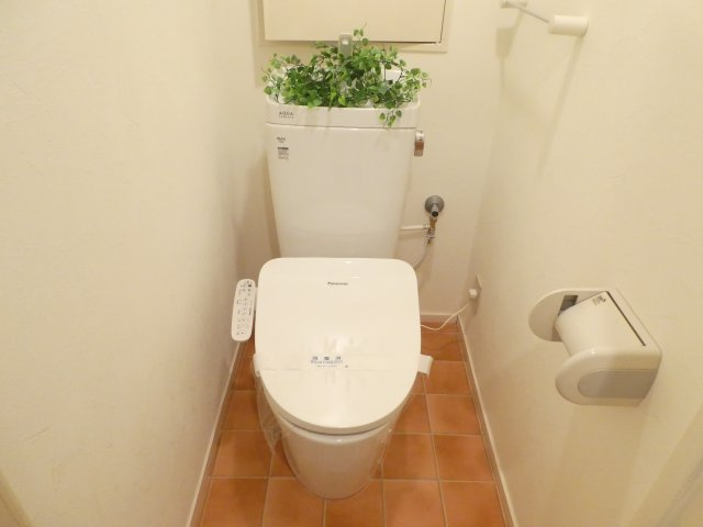 緑樹逆瀬川アーバンライフのトイレ