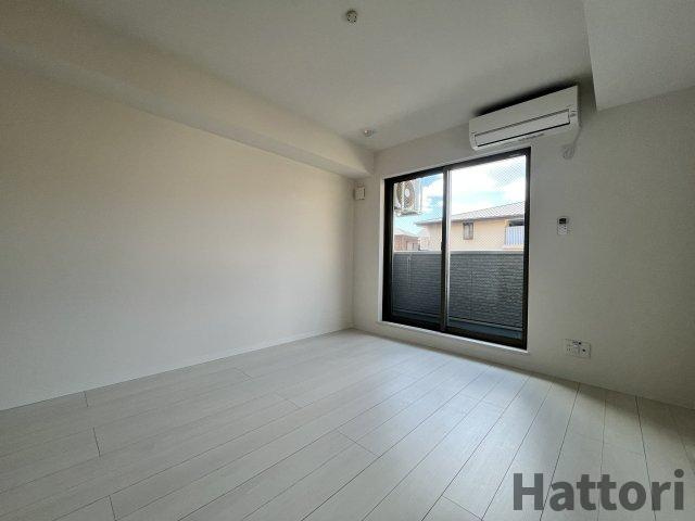 プルメリア関大前の居間・リビング