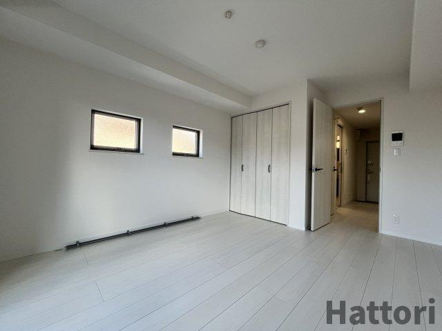 プルメリア関大前の居間・リビング